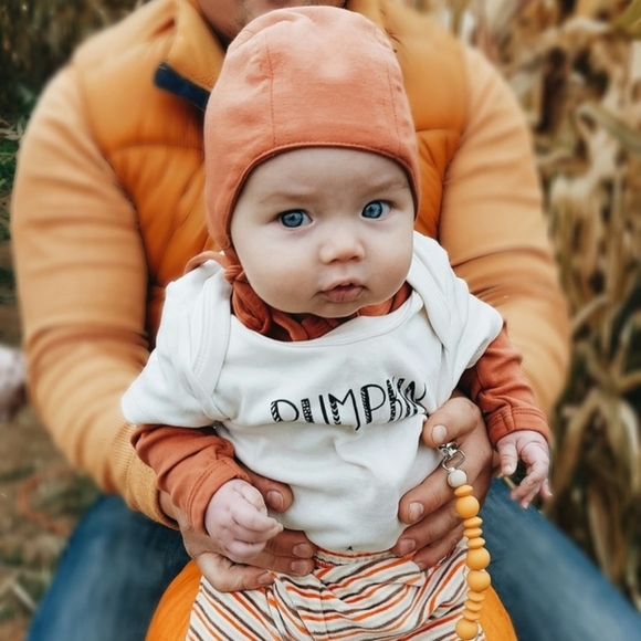 finn + emma Other - 🎃 Finn + Emma Onesie | Organic Graphic Bodysuit in Pumpkin 0-3m